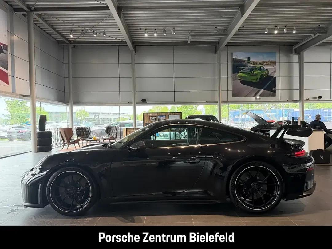Porsche 992 - Thumbnail 2