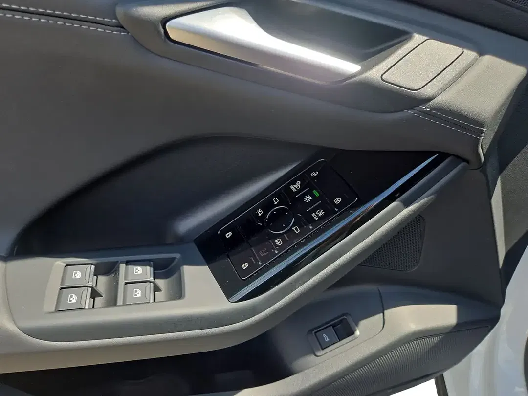 Audi Q6 e-tron - Thumbnail 11