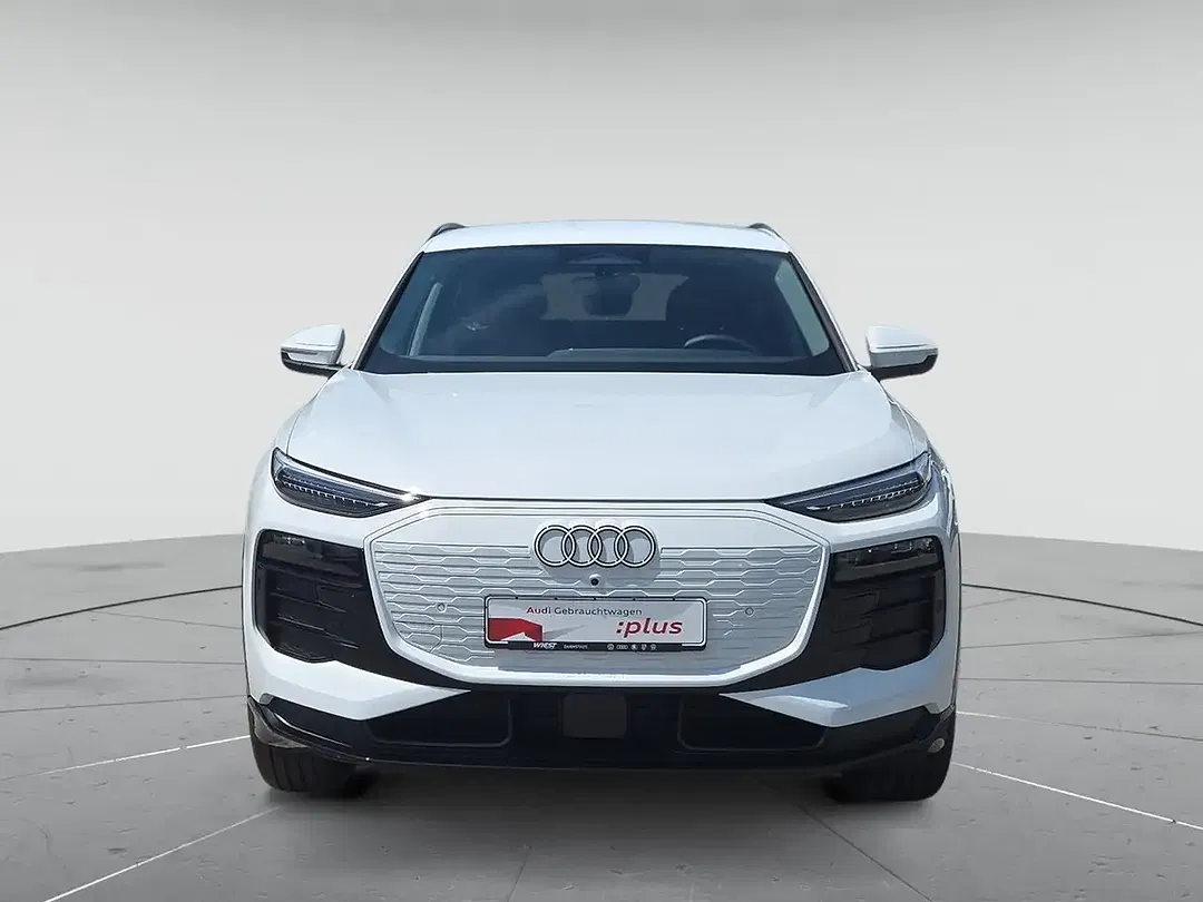 Audi Q6 e-tron - Thumbnail 3