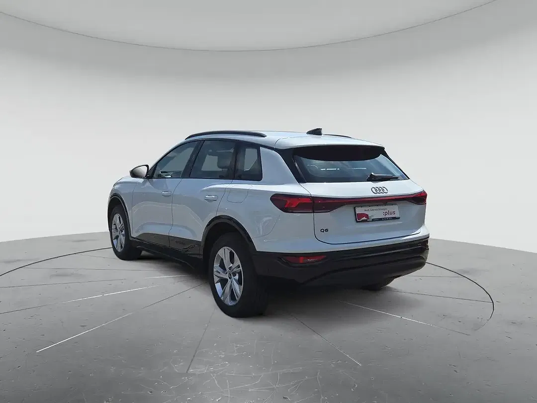 Audi Q6 e-tron - Thumbnail 4