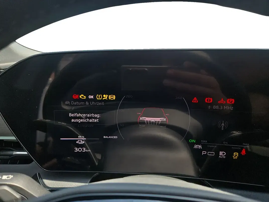 Audi Q6 e-tron - Thumbnail 9
