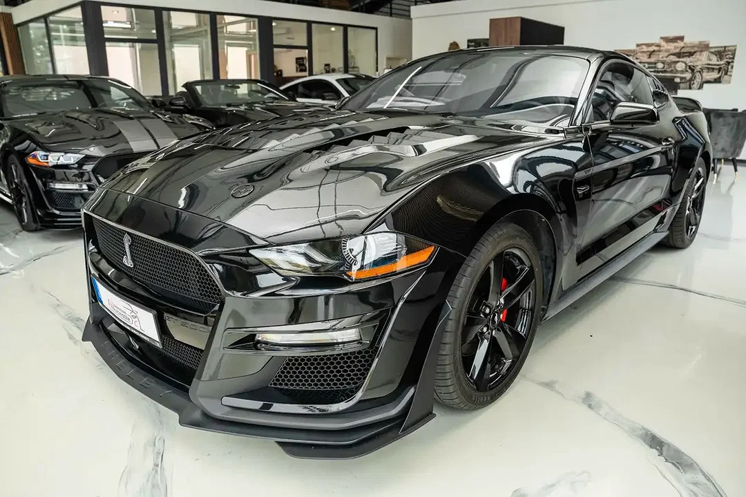 Ford Mustang - Afbeelding 1