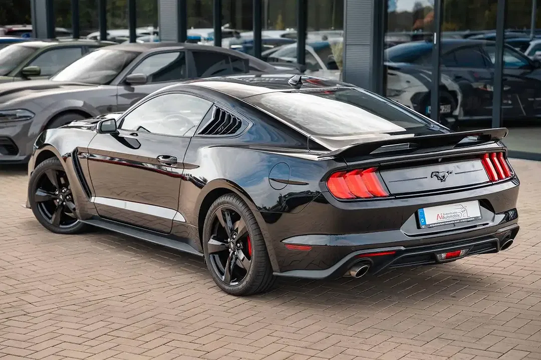 Ford Mustang - Thumbnail 14