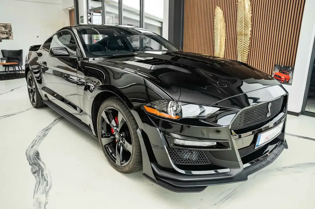 Ford Mustang - Thumbnail 3