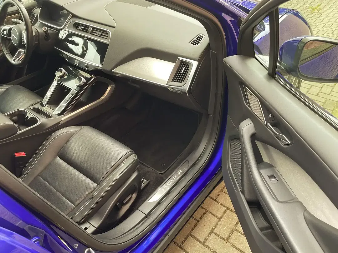 Jaguar I-Pace - Thumbnail 15