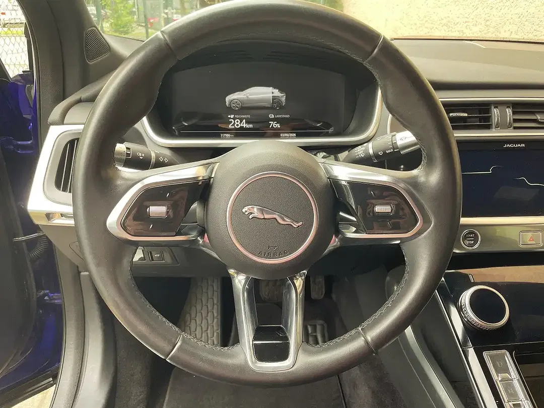 Jaguar I-Pace - Thumbnail 27