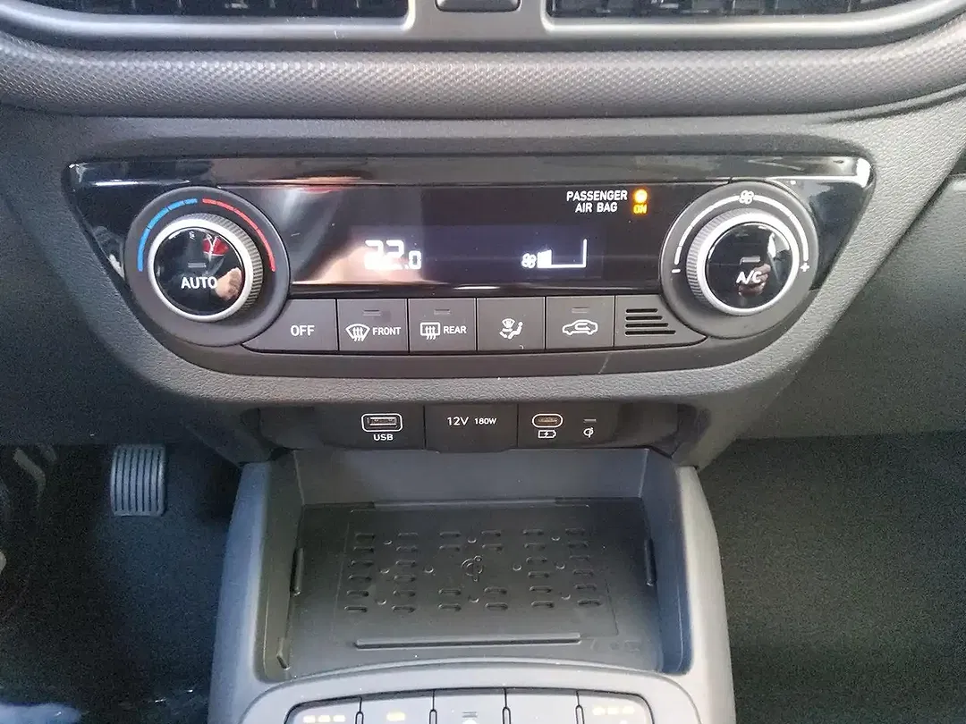 Hyundai i10 - Thumbnail 11