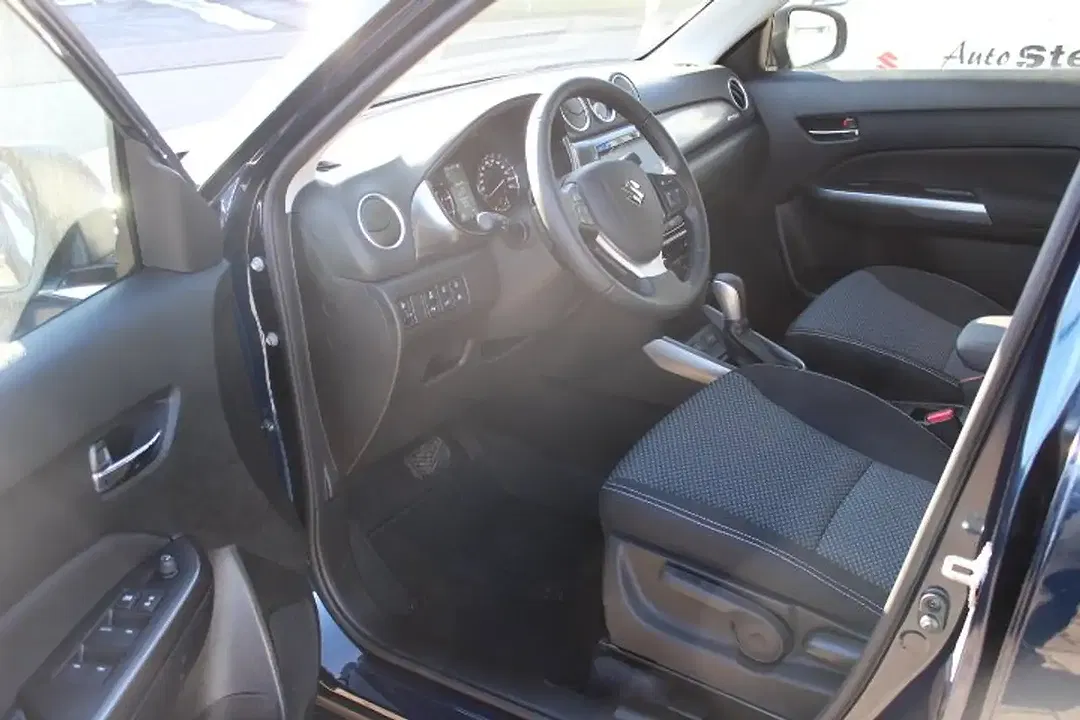 Suzuki Vitara - Thumbnail 5
