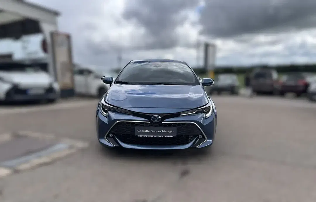 Toyota Corolla - Thumbnail 2