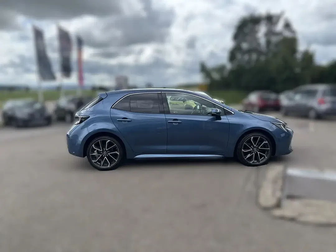 Toyota Corolla - Thumbnail 4