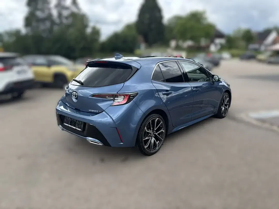 Toyota Corolla - Thumbnail 5