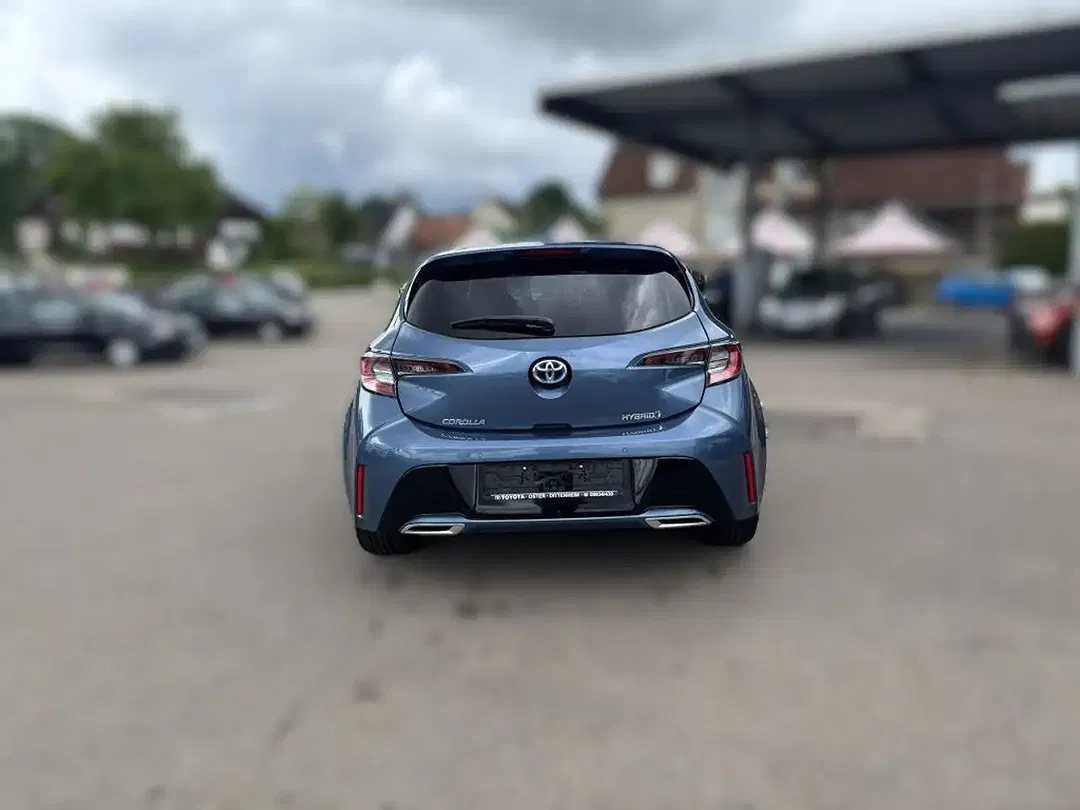 Toyota Corolla - Thumbnail 6