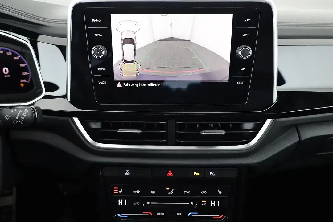 Volkswagen T-Roc - Thumbnail 7