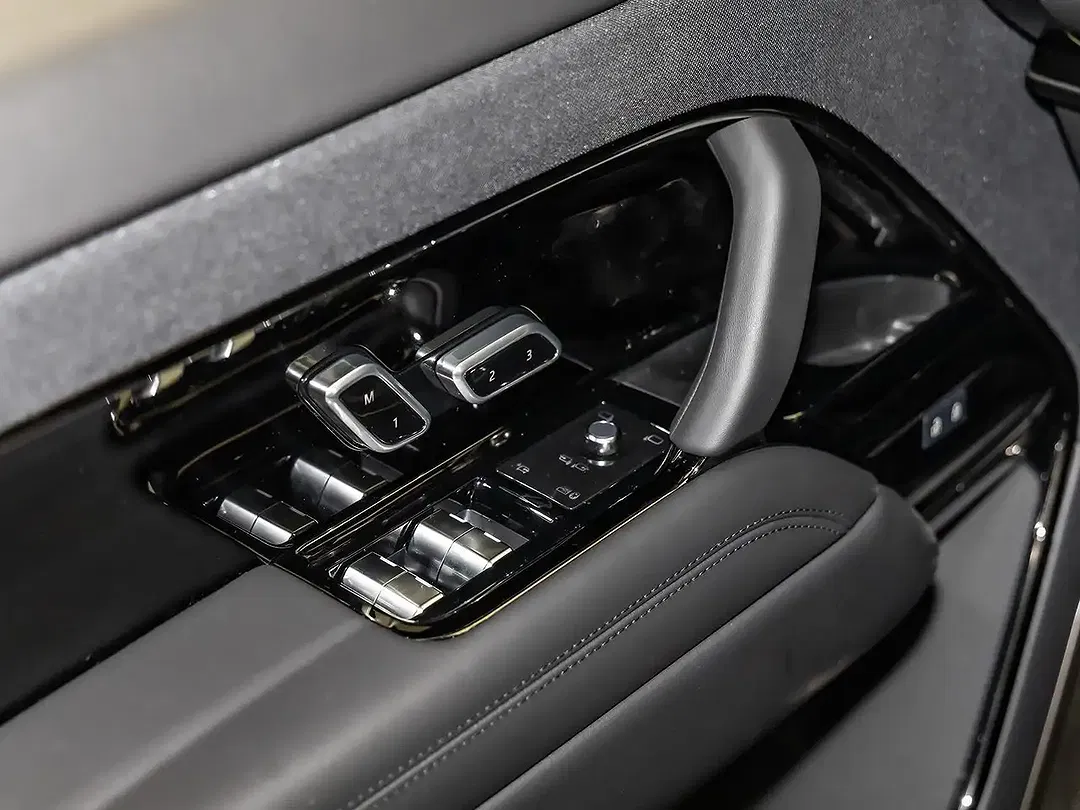 Land Rover Range Rover Sport - Thumbnail 12