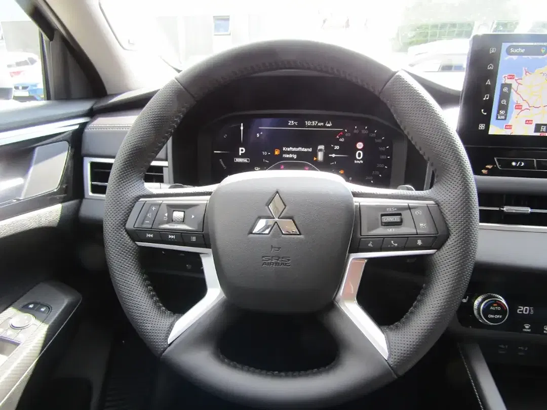 Mitsubishi Outlander - Thumbnail 12