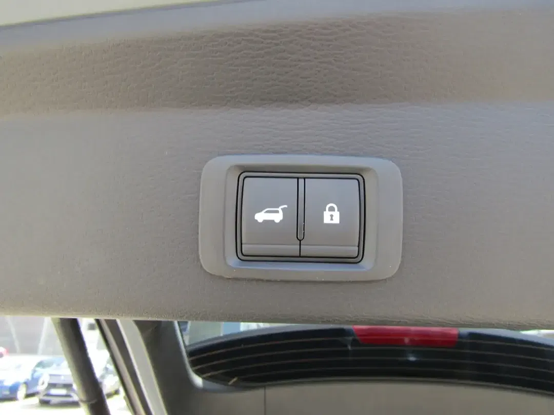 Mitsubishi Outlander - Thumbnail 8