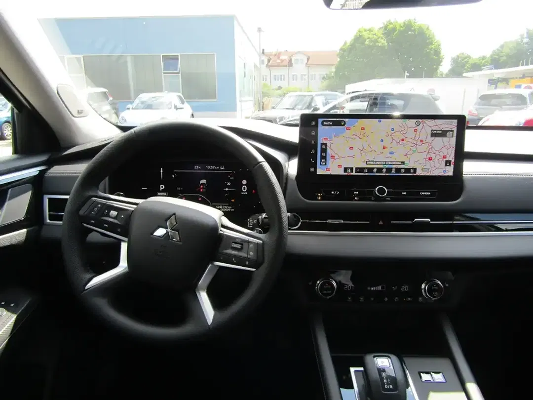 Mitsubishi Outlander - Thumbnail 9