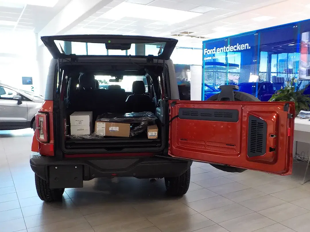 Ford Bronco - Thumbnail 13