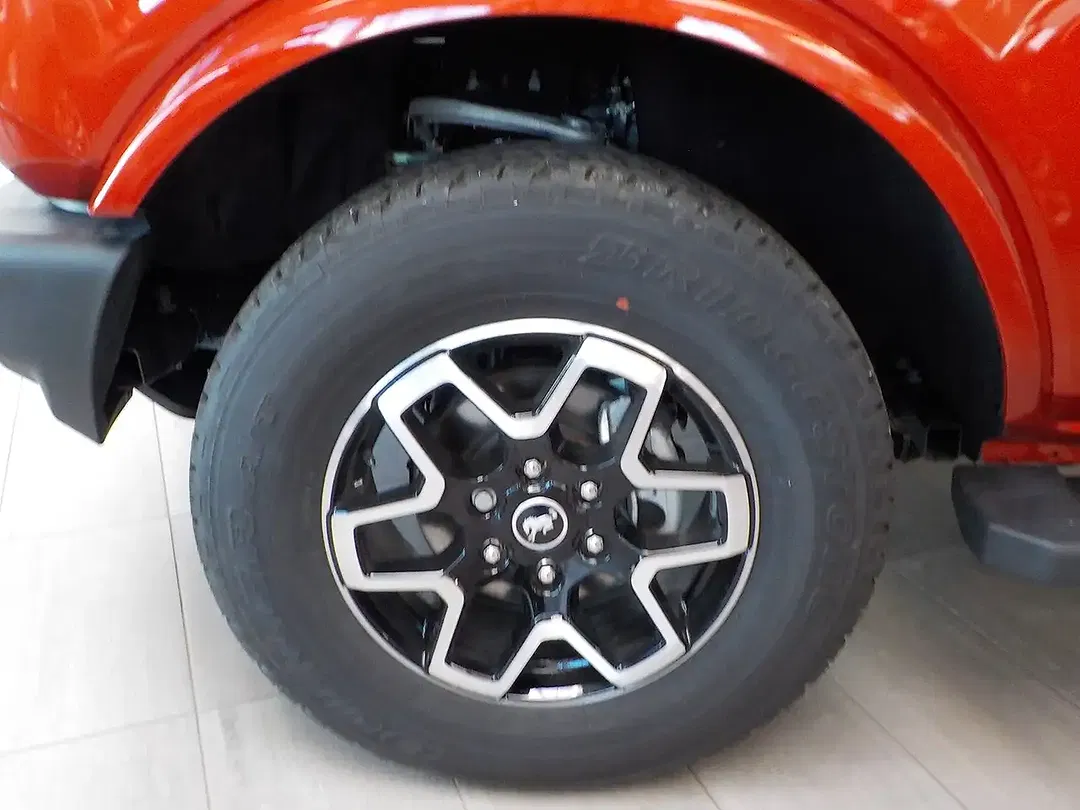 Ford Bronco - Thumbnail 14