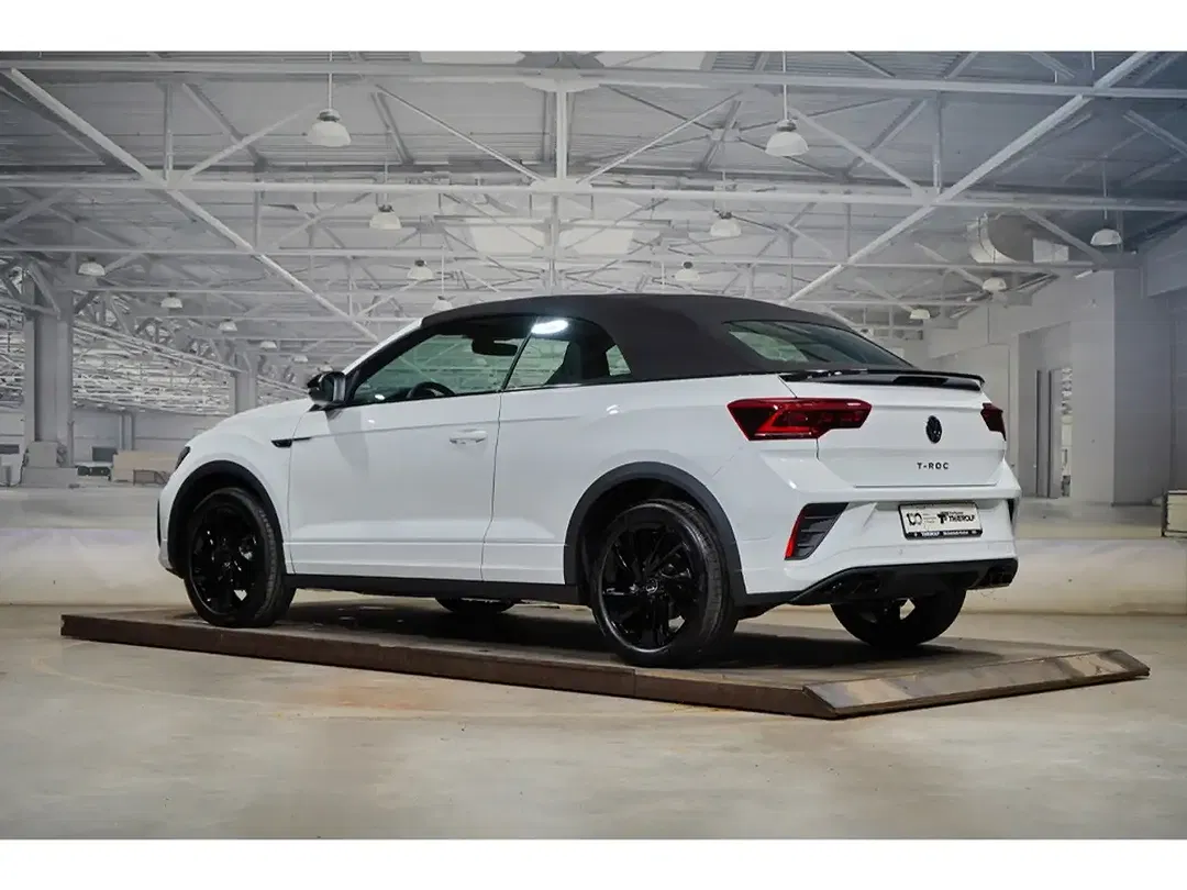 Volkswagen T-Roc - Thumbnail 2