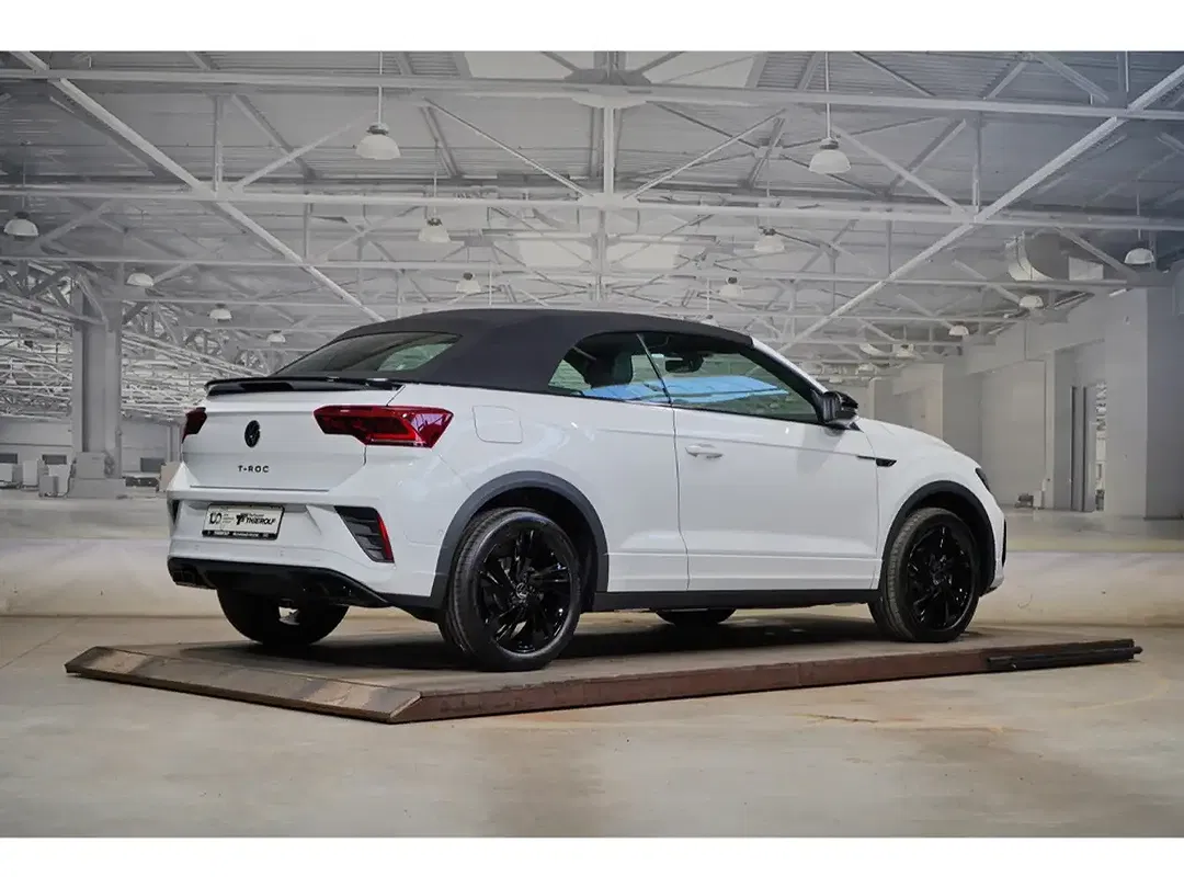 Volkswagen T-Roc - Thumbnail 3
