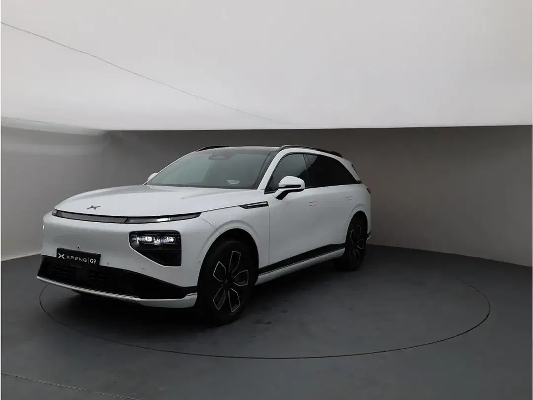 Xpeng G9 - Thumbnail 2