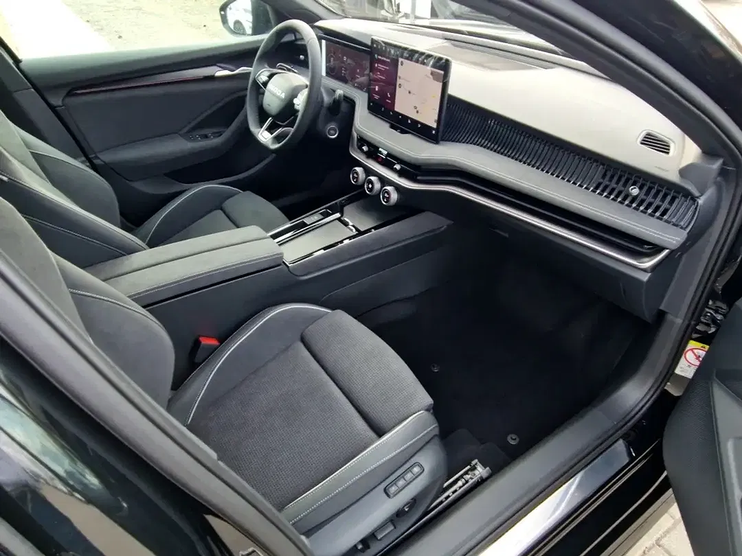 Skoda Superb - Thumbnail 8