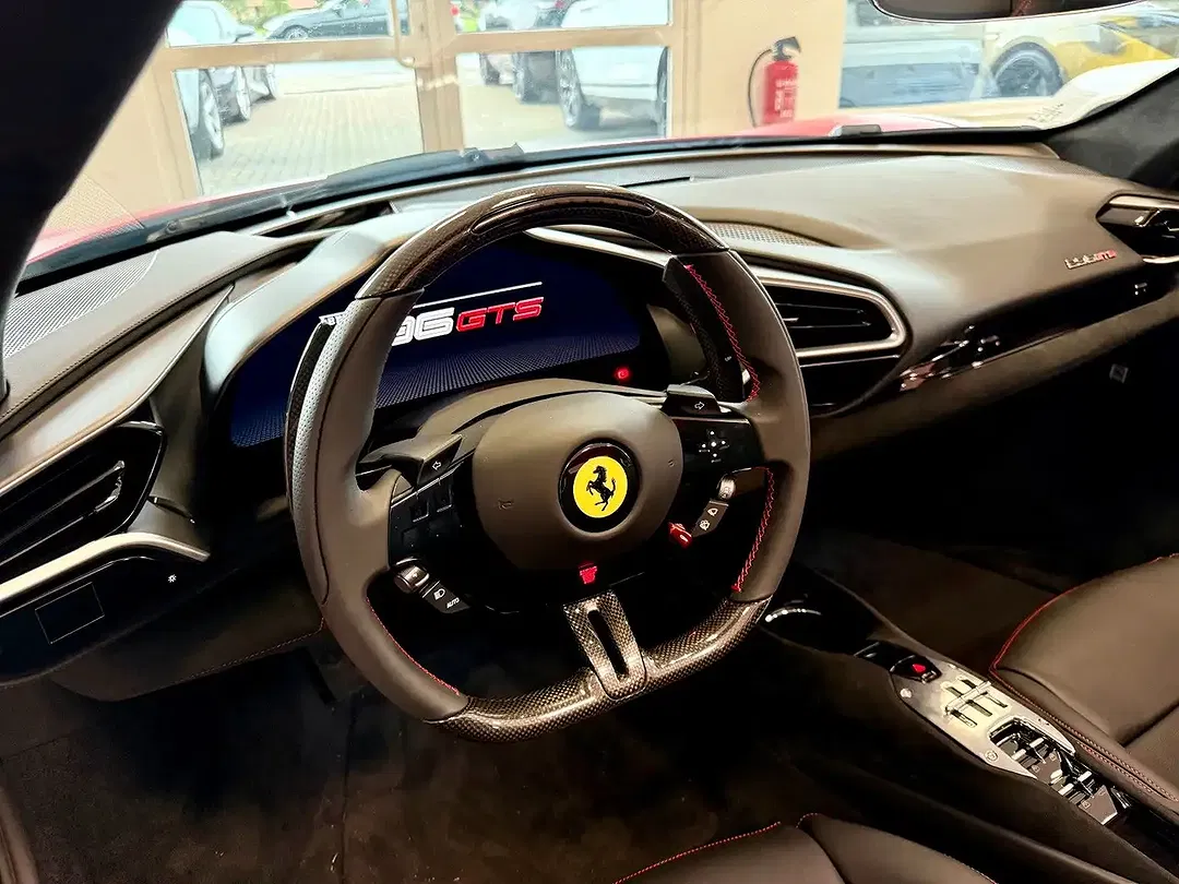 Ferrari 296 GTS - Thumbnail 13