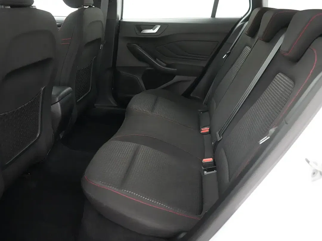 Ford Focus - Thumbnail 15