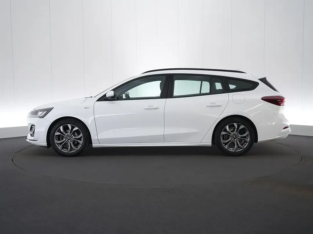 Ford Focus - Thumbnail 4
