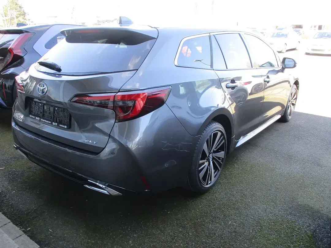 Toyota Corolla - Thumbnail 4