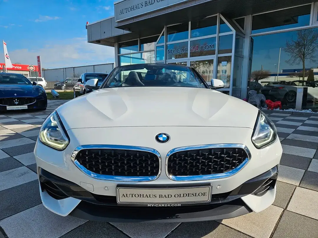 BMW Z4 - Thumbnail 3
