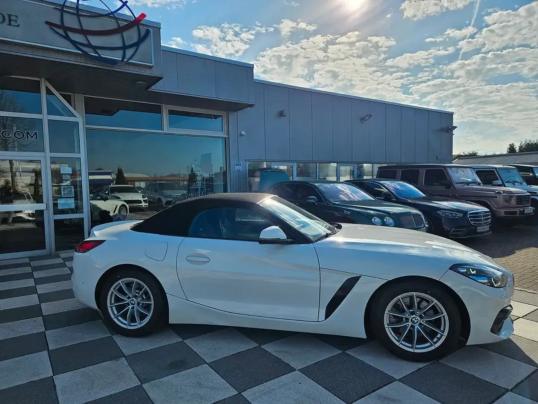 BMW Z4 - Thumbnail 6