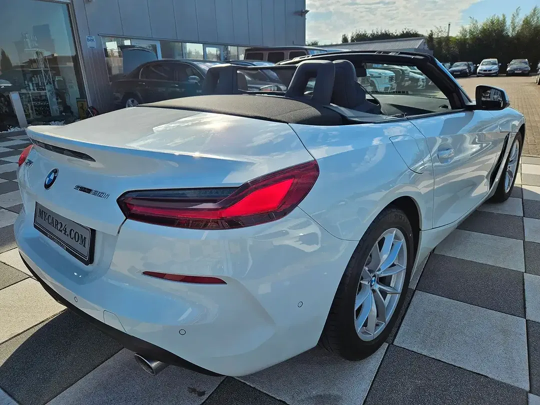 BMW Z4 - Thumbnail 8