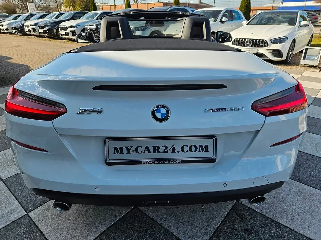 BMW Z4 - Thumbnail 9