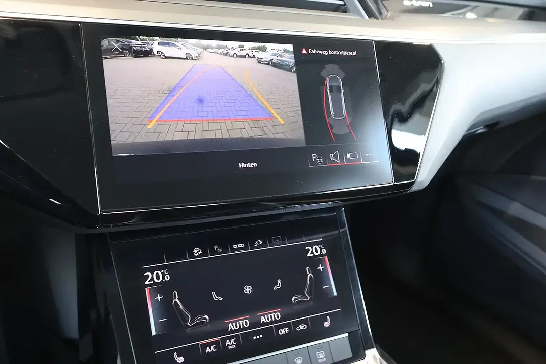 Audi e-tron - Thumbnail 12
