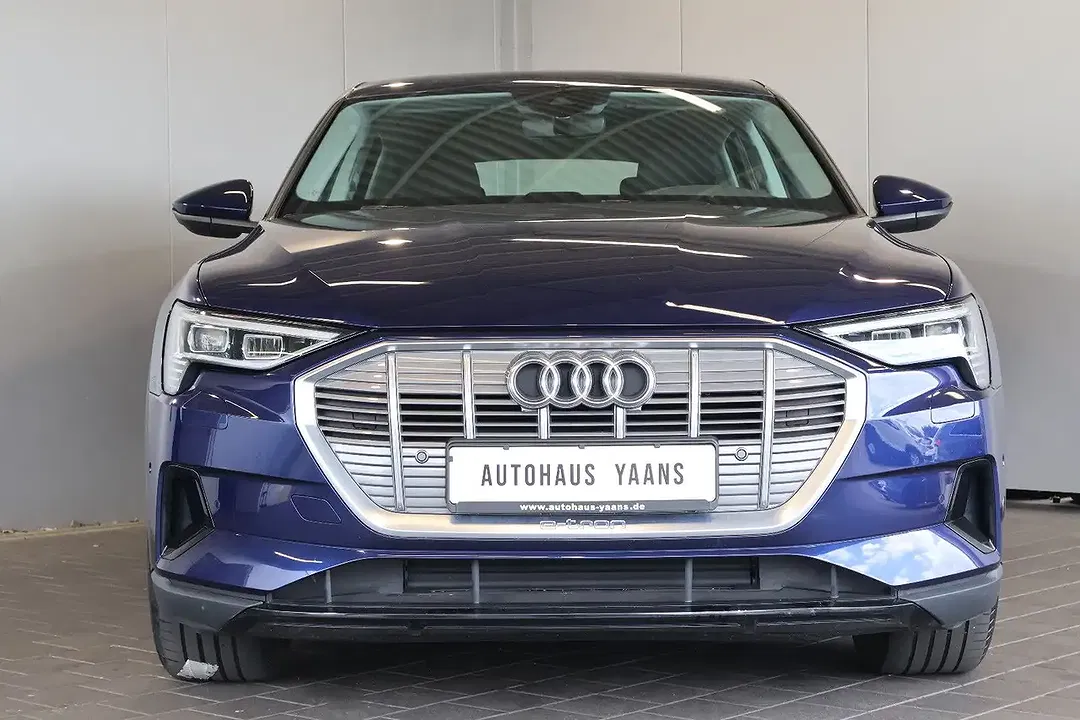 Audi e-tron - Thumbnail 2