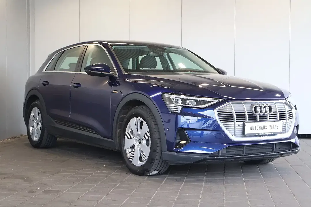 Audi e-tron - Thumbnail 3