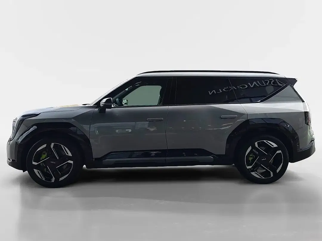 Kia EV9 - Thumbnail 3