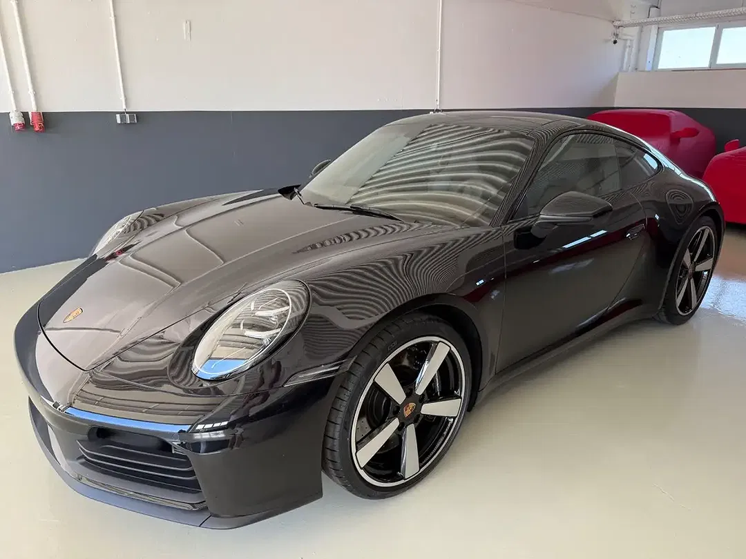 Porsche 992 - Thumbnail 2