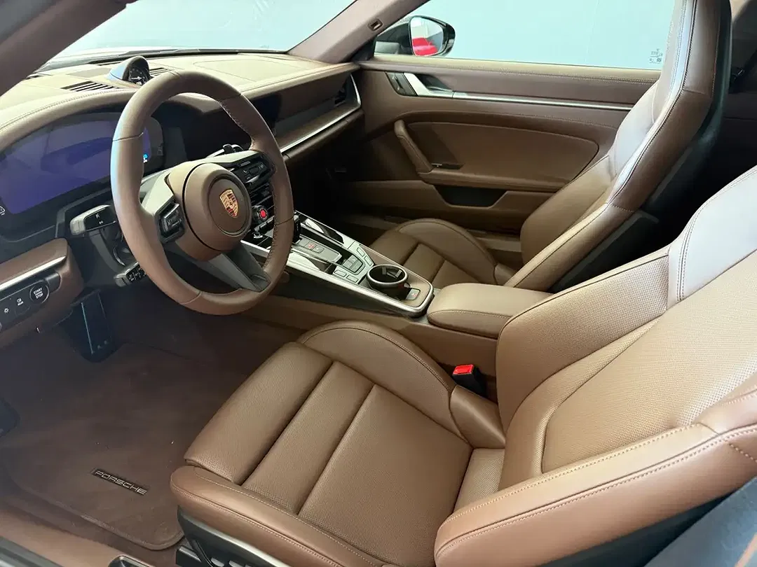 Porsche 992 - Thumbnail 3
