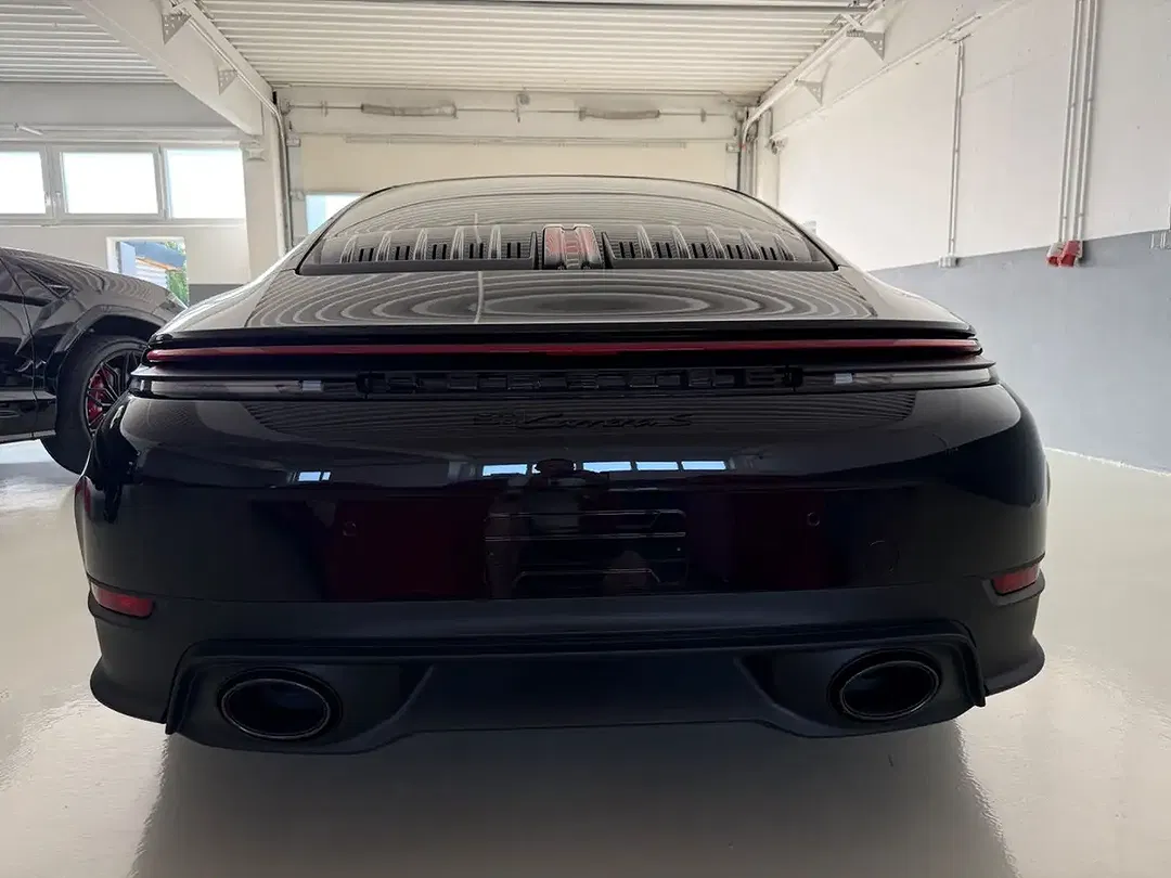 Porsche 992 - Thumbnail 6