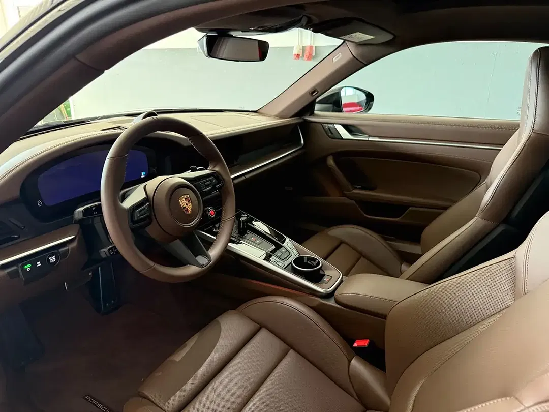 Porsche 992 - Thumbnail 8