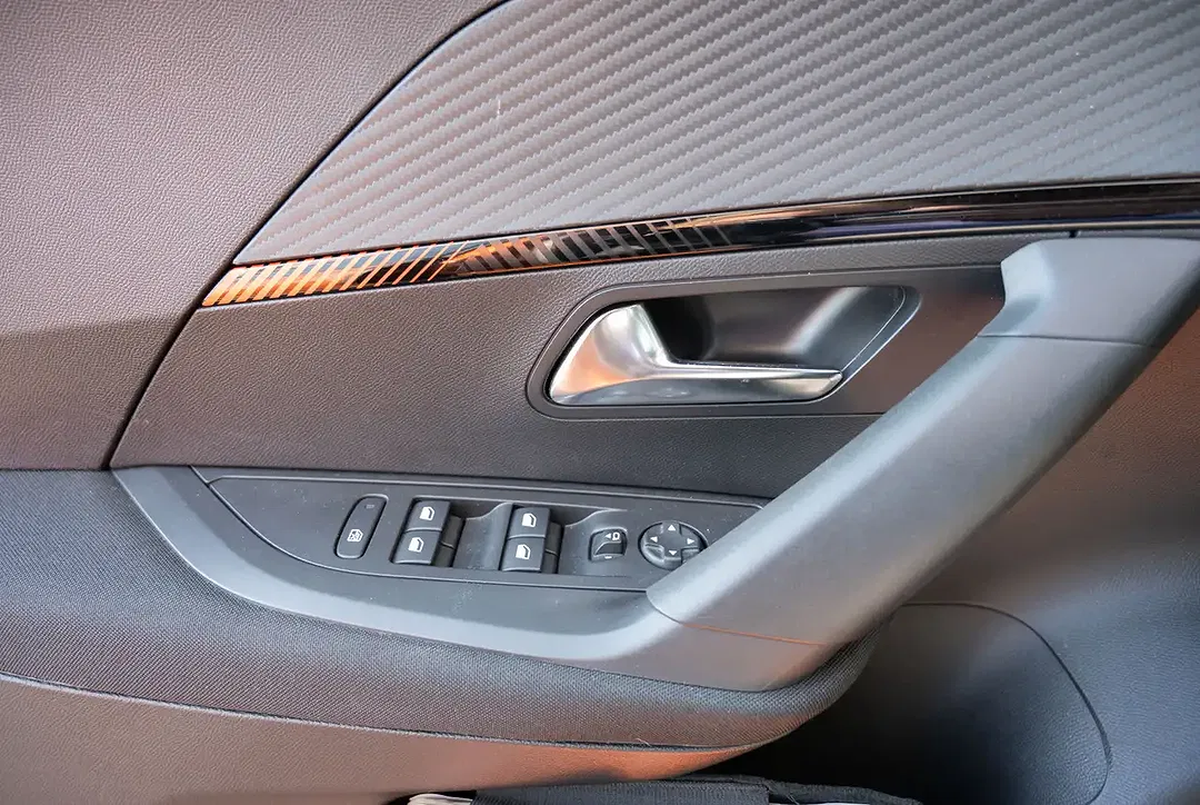 Peugeot 2008 - Thumbnail 10