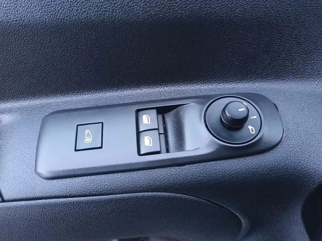 Opel Combo - Thumbnail 11