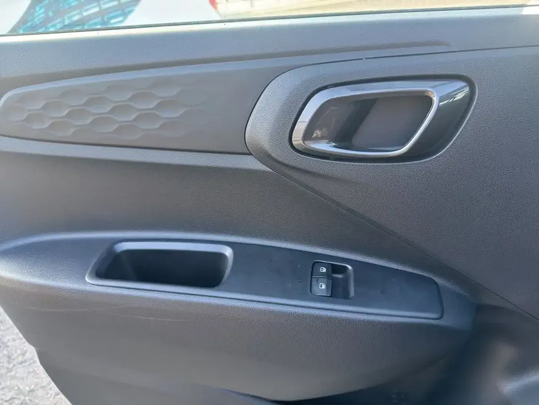 Hyundai i10 - Thumbnail 13