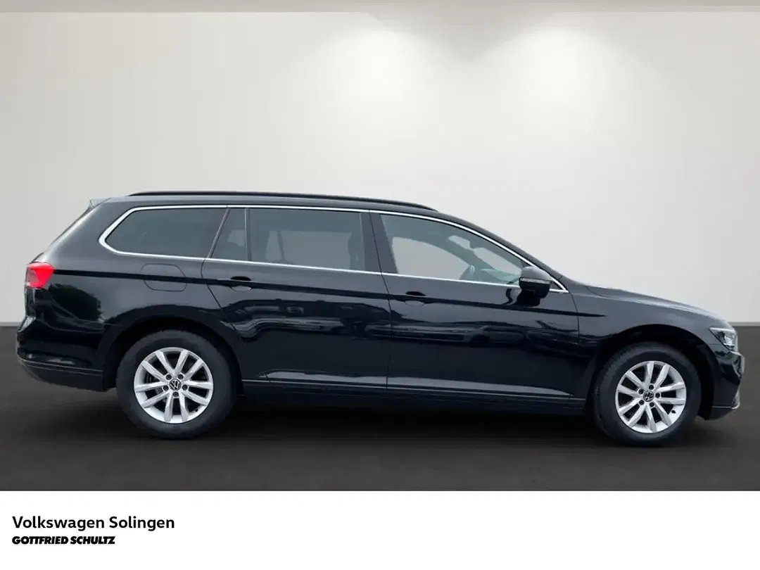 Volkswagen Passat Variant - Thumbnail 1