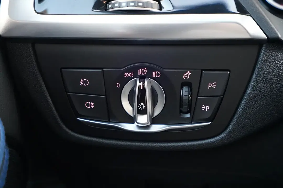 BMW X4 - Thumbnail 10
