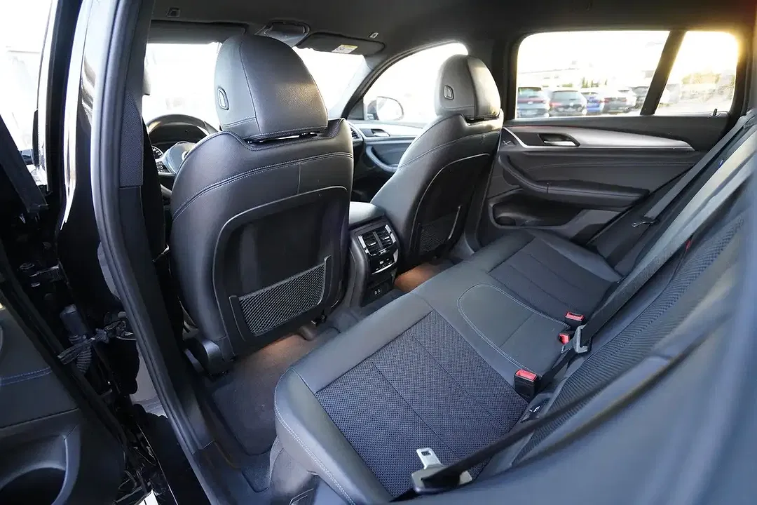 BMW X4 - Thumbnail 13