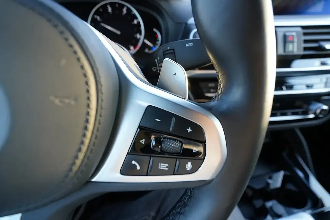 BMW X4 - Thumbnail 15